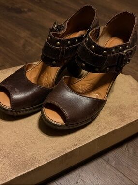 Born Dark Brown Leather Peep-Toe Wedge Sandals with Studded Ankle Strap